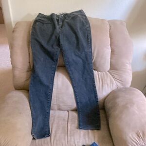 Ladies black jeans size 11. No boundaries
